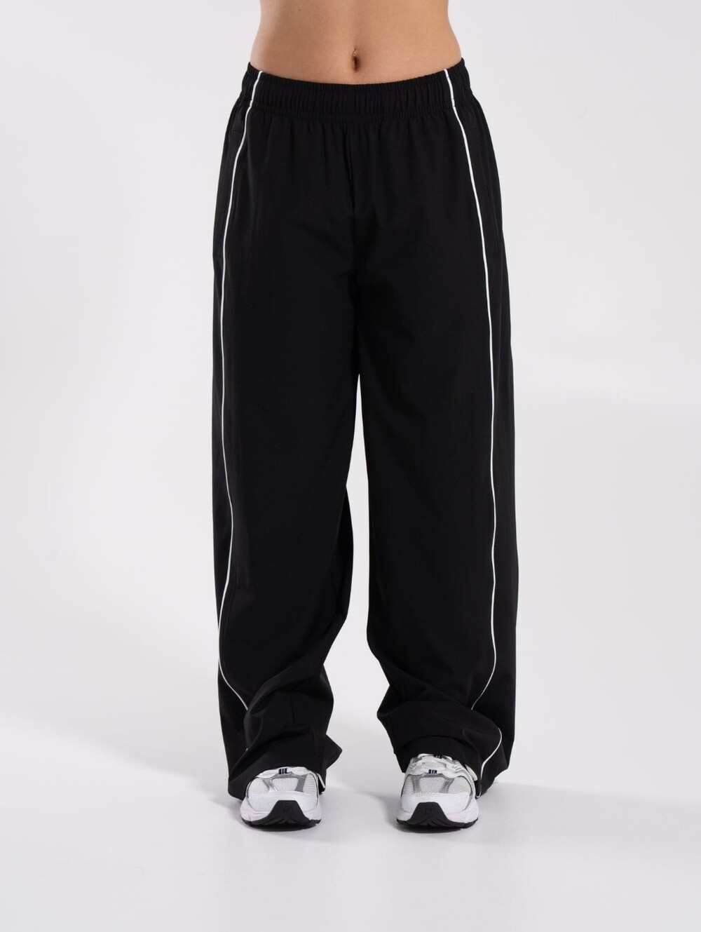 *New With Tags!* Alphalete Unisex Relay Pant - Picture 3 of 8